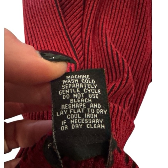 Sandro Red Black Ribbed Knit Turtleneck Sweater Medium | Luxury Fall Winter - Picture 10 of 10